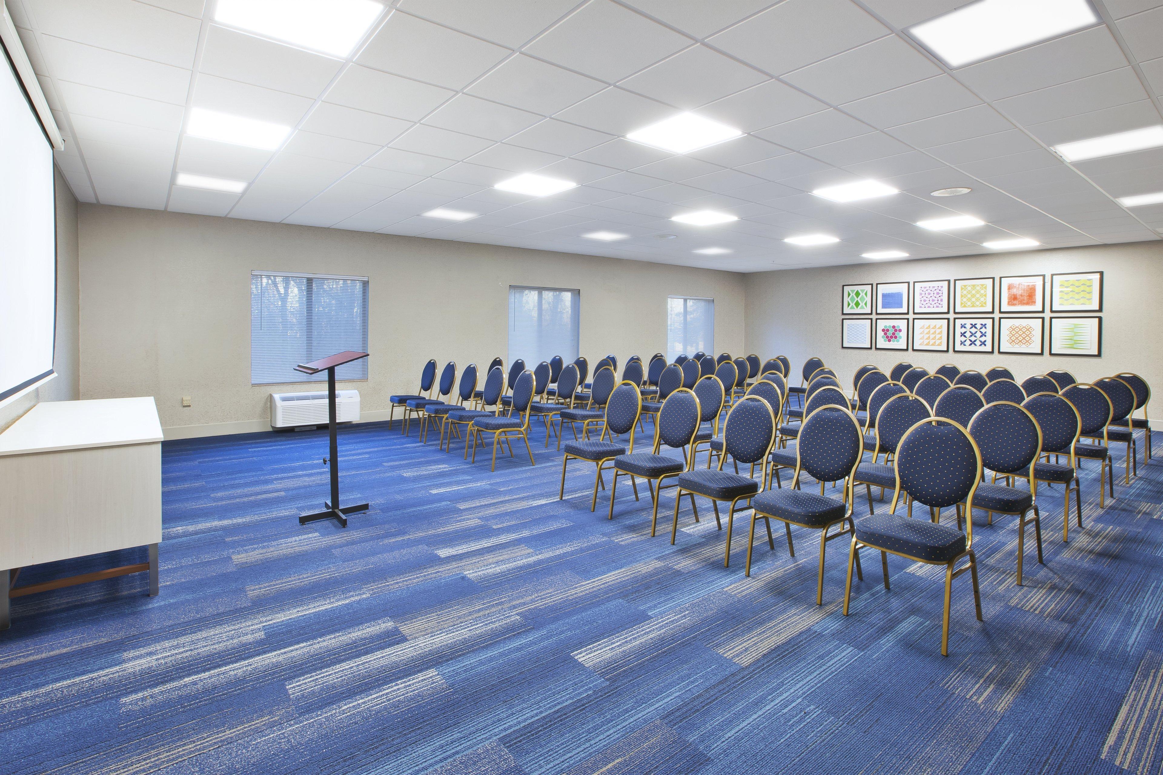 Holiday Inn Express Niles By Ihg Exterior foto