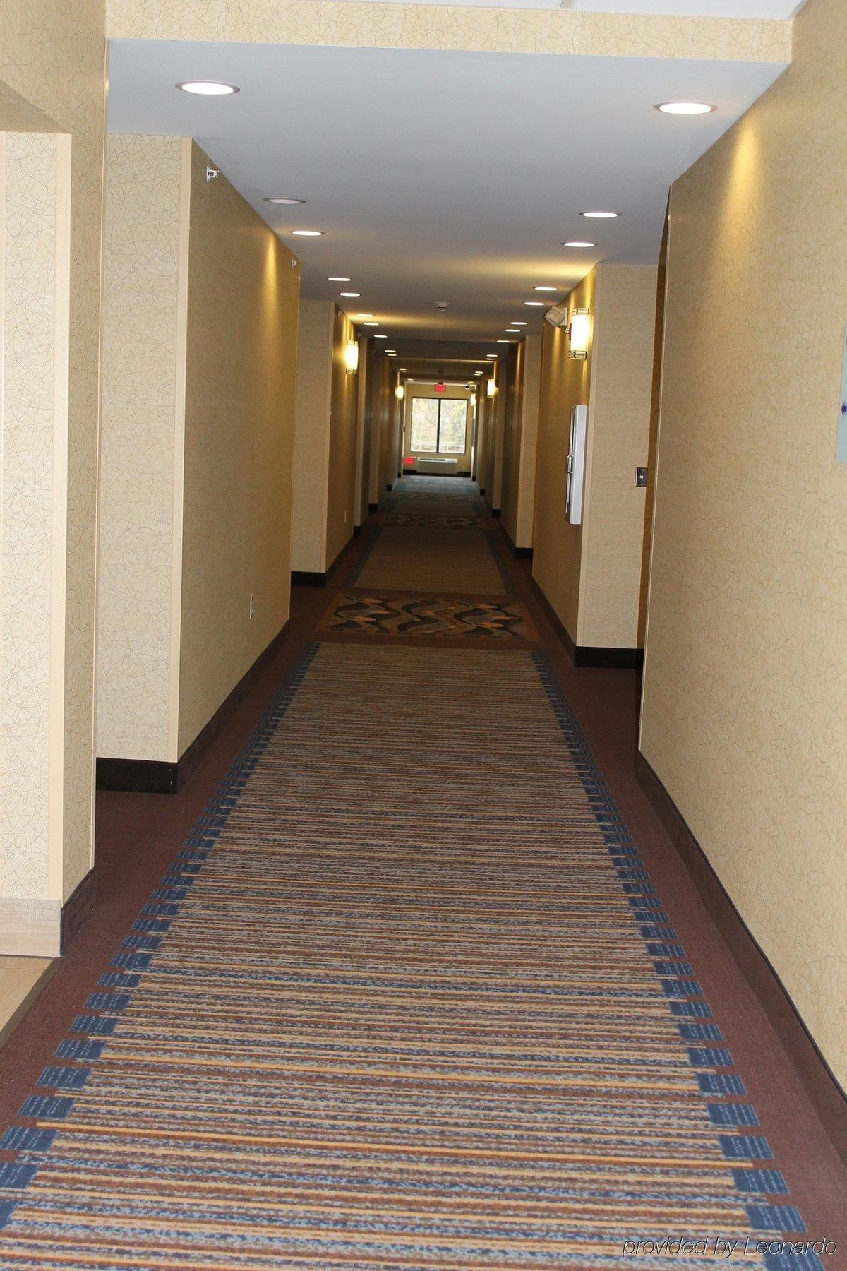 Holiday Inn Express Niles By Ihg Interior foto