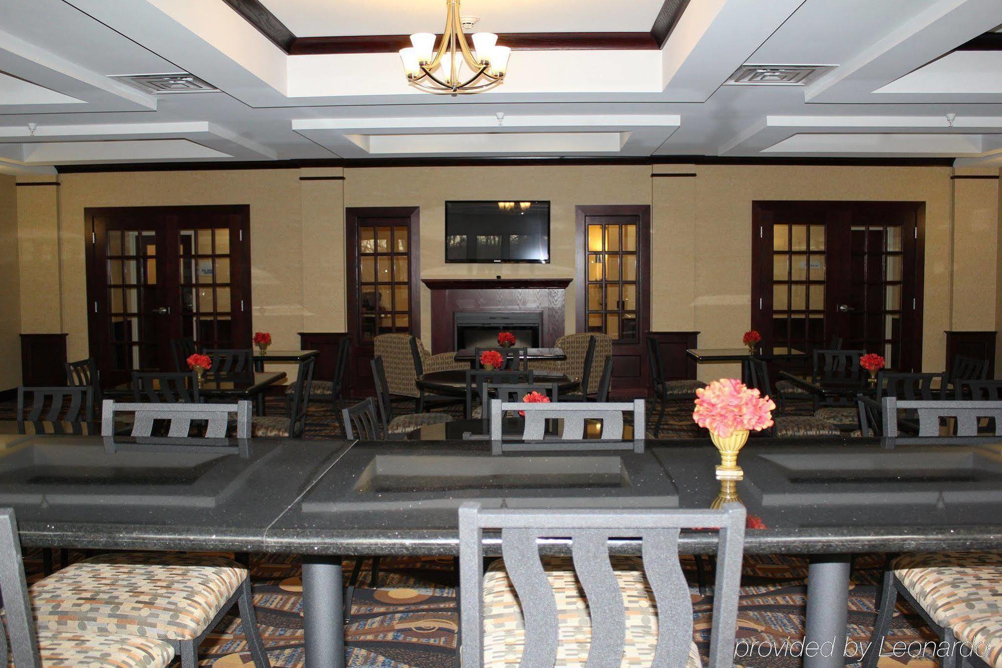 Holiday Inn Express Niles By Ihg Interior foto