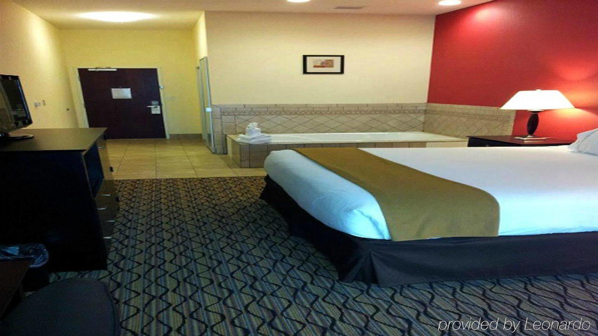 Holiday Inn Express Niles By Ihg Exterior foto
